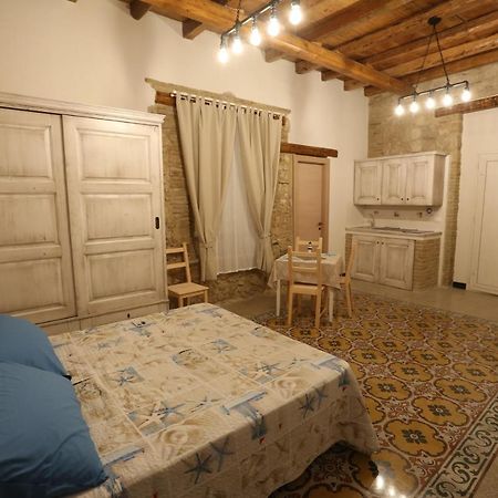 利卡塔Antica Dimora Dell'Ammiraglio公寓式酒店 外观 照片